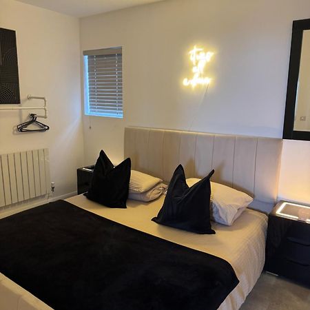 Terfyn Hall Aquarium Apartment 1 برستاتين المظهر الخارجي الصورة